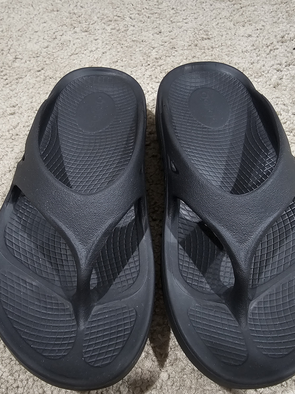 OOFOS Women's Black Recovery Sandals